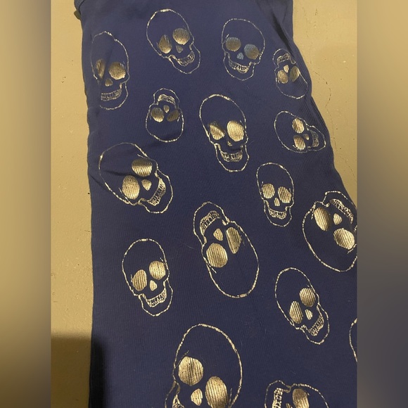 Skull Tank - Picture 2 of 3